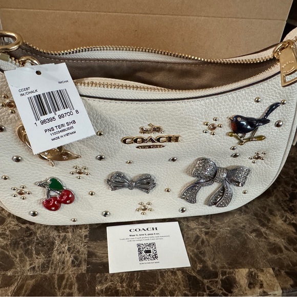 NWT Coach Teri Shoulder Bag with Pins, Pebble Leather Chalk New 2025. - Picture 3 of 16